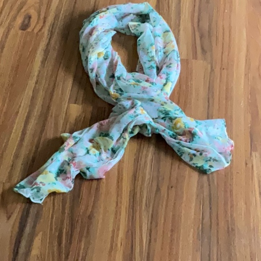 SCARF - Picture 4 of 10